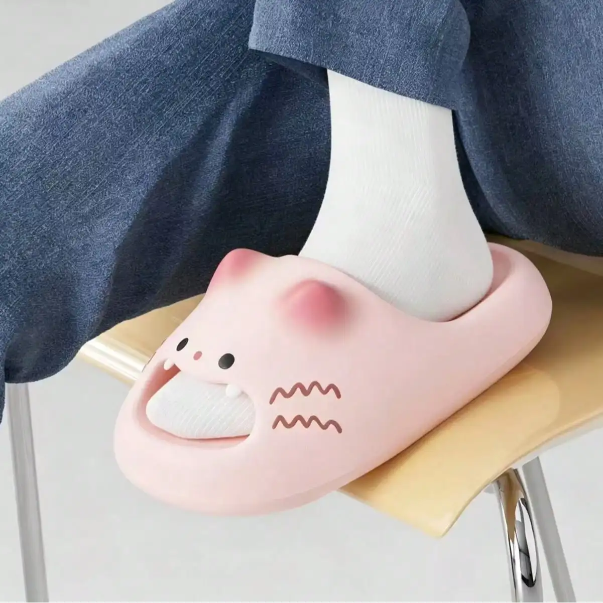 

2026 New Adorable Cat Paw Design Anti-Slip Anti-Odor Thick Sole Quiet Slippers, Women Summer Outdoor/Indoor Soft Bottom Cartoon Fashion Comfortable Slippers