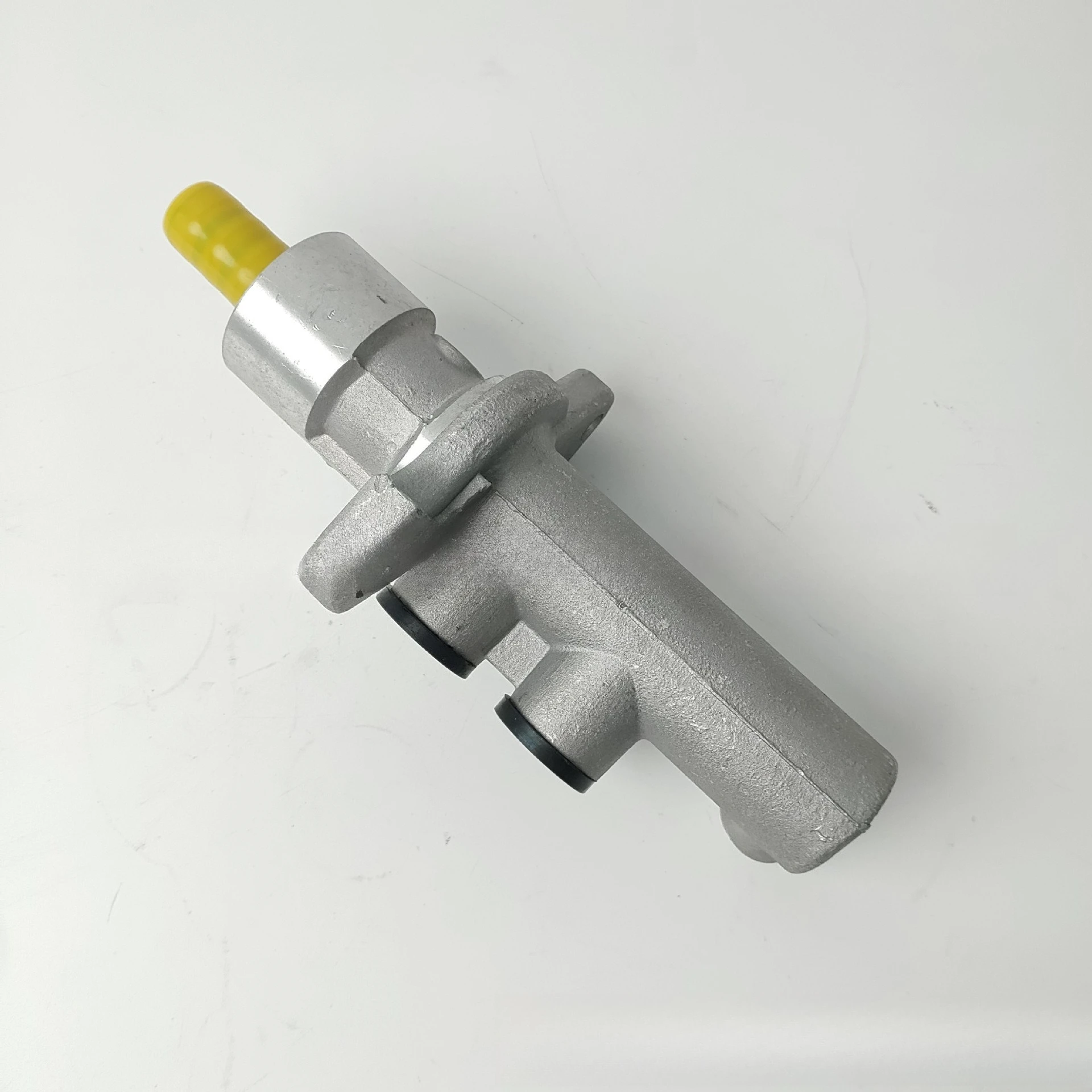 6614303601 Shuanglong KGM brake master pump SSANGYONG ISTANA MB100