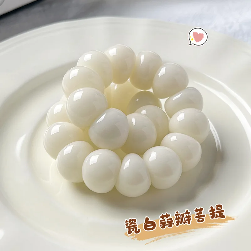 Solid White Jade Bodhi Bead Bracelet, Single-Strand, With Garlic-Shaped Beads, Simple Design, And A Soft, Flexible Feel