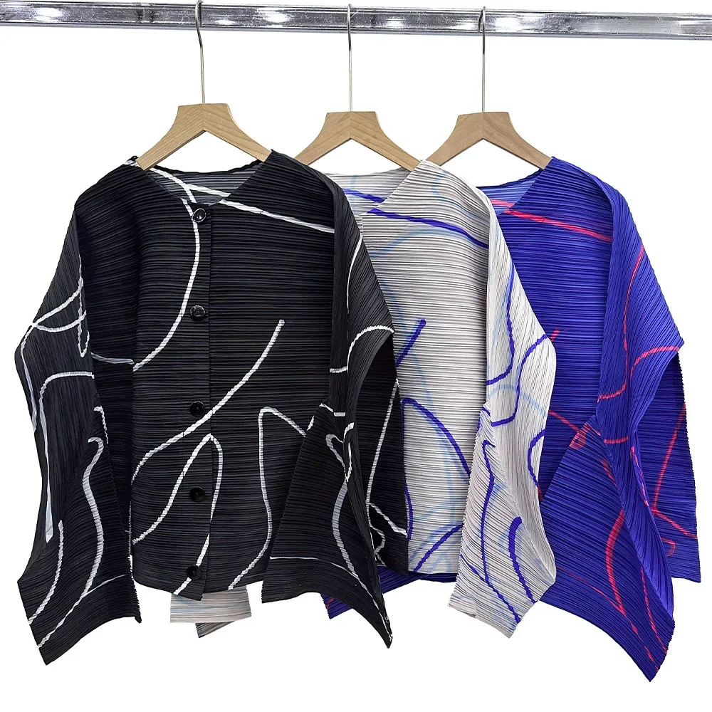 Miyake Pieghettato Primavera e Autunno Nuovo Stile Semplice A Righe Piega Irregolare Camicia Cardigan Stampata Casual Allentato Top a Maniche Lunghe