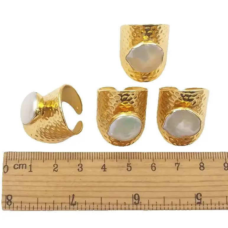 WT-R306 Round Shape Natural Freshwater Pearl In Middle With Gold Electroplated Ring Women Vintage Design Jewelry