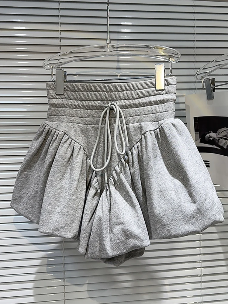 DEAT Women's Short Pants Grey Elastic High Waist Drawstring Wide Leg Female Flower Shape Shorts 2024 Autumn New Fashion 29L8238