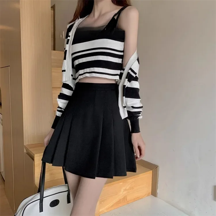 High-waisted Plus-size Women's Skirt Autumn Fashion A- line Slimming Black Pleated Skirt Korean Style