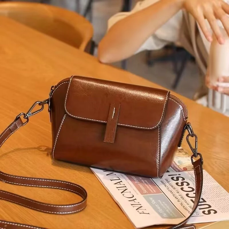 

Retro Oil-waxed Leather Crossbody Bag Women's High-quality Fashion Niche Versatile Shoulder Bag Small Phone Bag Casual Handbag