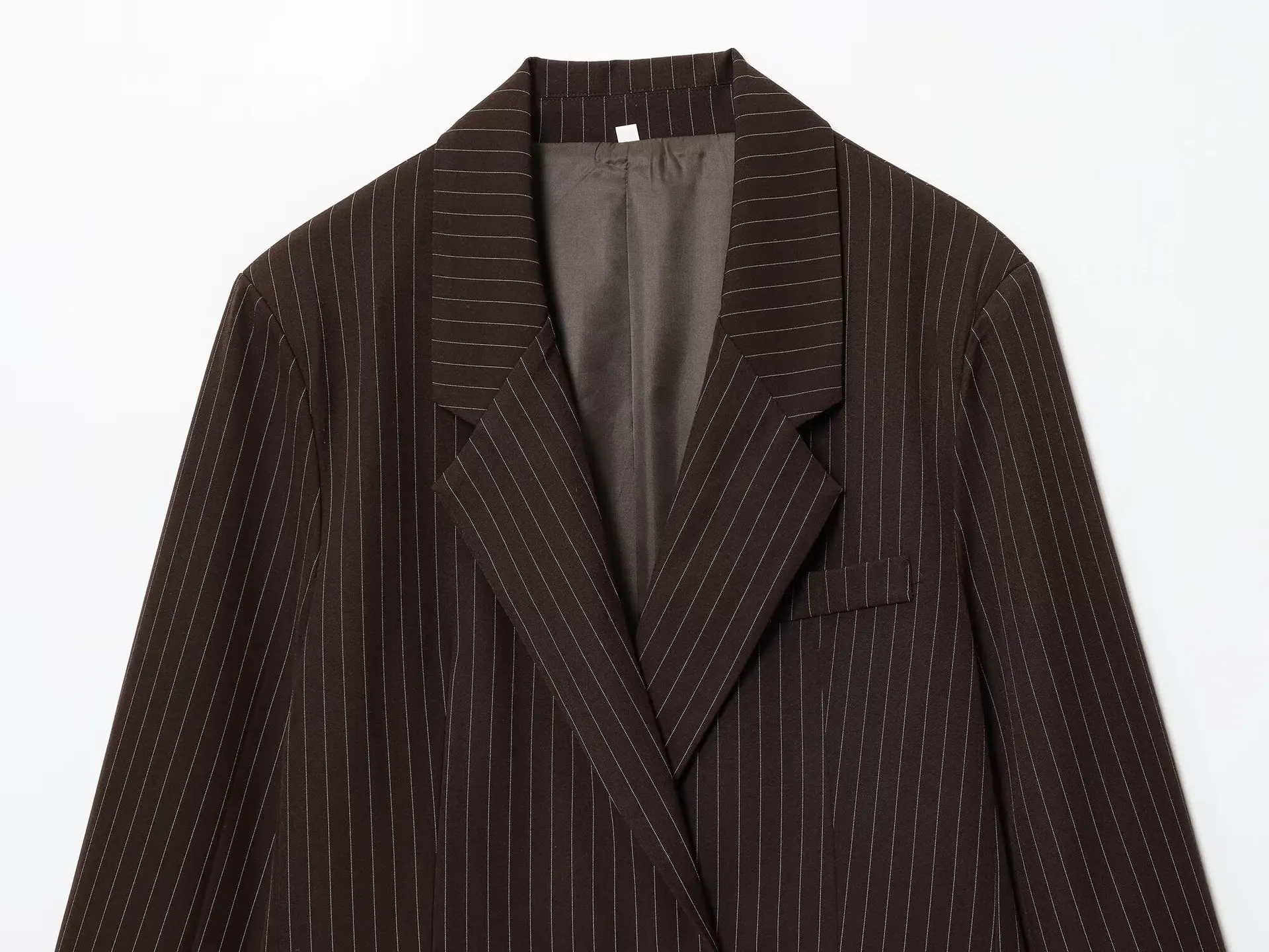 سترة بدلة نسائية جديدة على الطراز الأوروبي والأمريكي بياقة مخططة وصف مزدوج فضفاضة على طراز التنقل