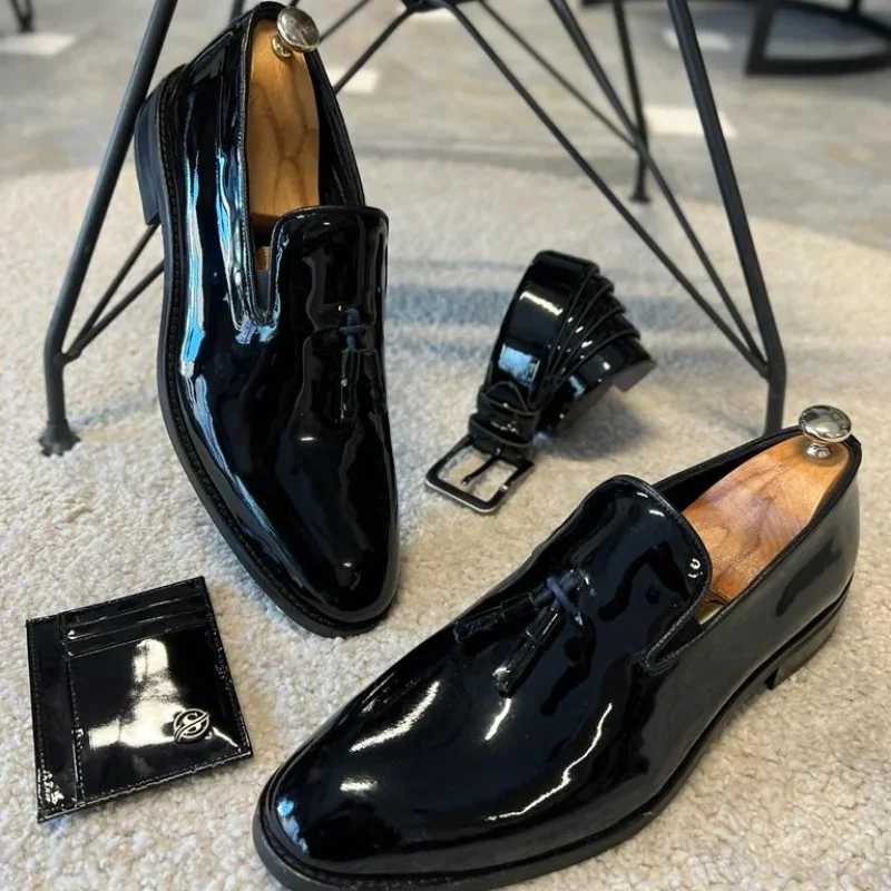 Mocassins de couro envernizado preto masculino, sapatos de negócios para casamento, borlas formais, novos, tamanho 38-46