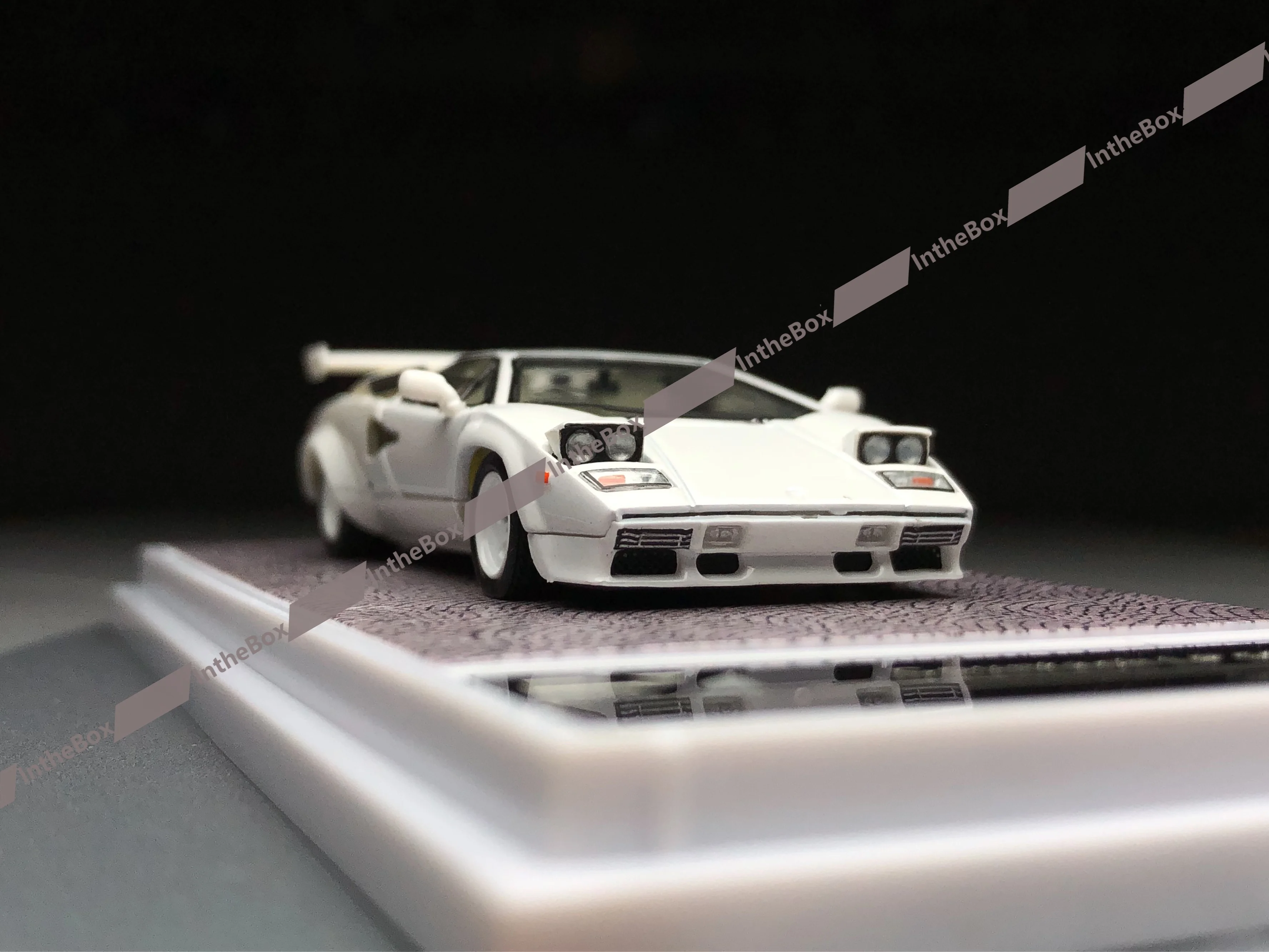 FindClassically FY Countach LP5000 QV White 1:64 Diecast Model Car Collection Limited Edition Hobby Toys