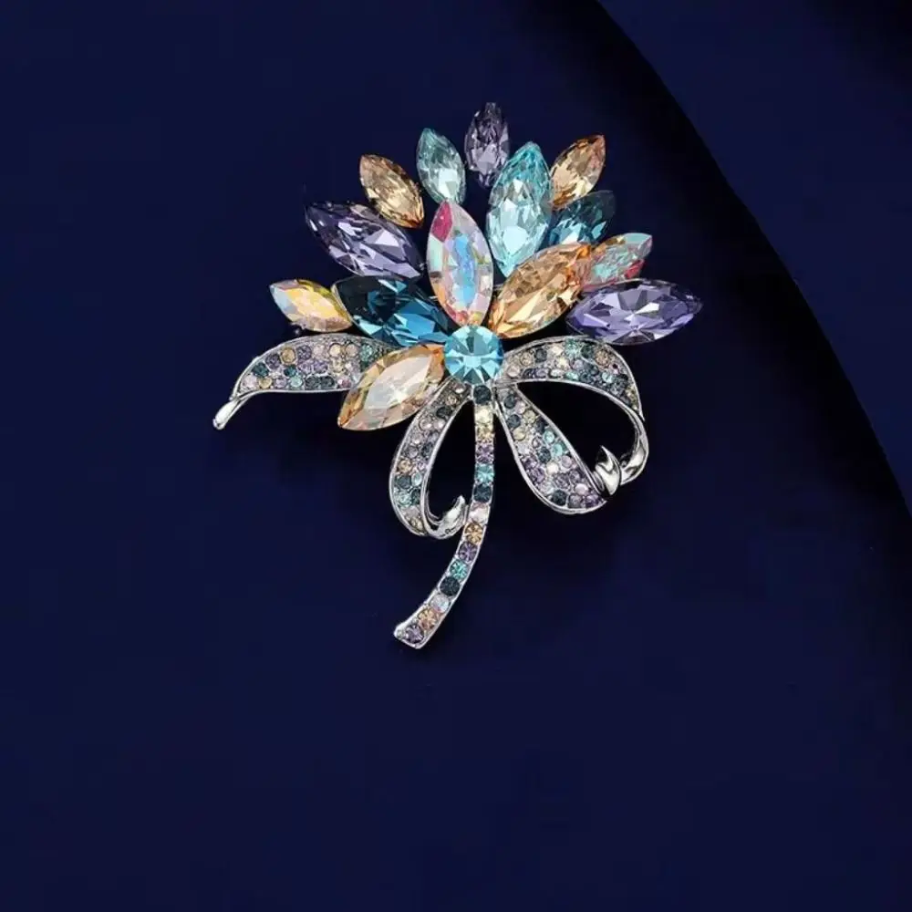 Stylish Elegant Floral Corsage Pins Casual Sparkly Crystal Brooch Pin Vintage Chic Zircon Jewelry Accessory Wedding