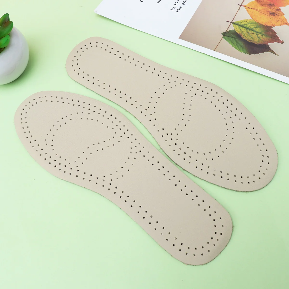

1Pair Bamboo Charcoal Insoles Breathable Shock Absorption Massage Cushion for Sports Work Size 45-46 Sweat Absorption