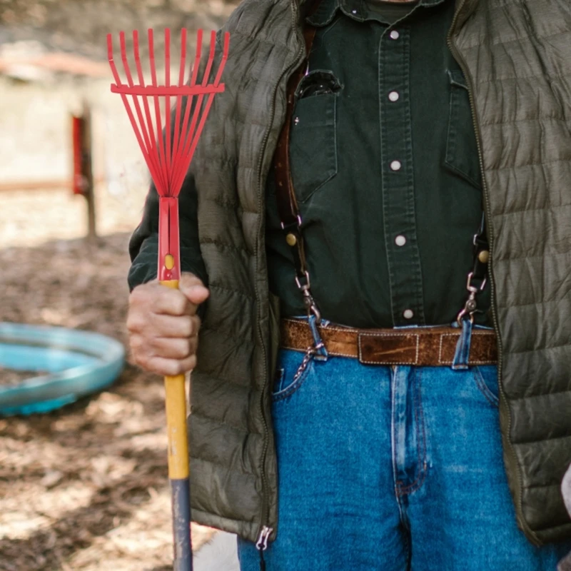 Ergonomic Handle Designs Professional Garden Rake Carbon Steel Tooth for Efficient Soil Work Efficient Soil Preparation