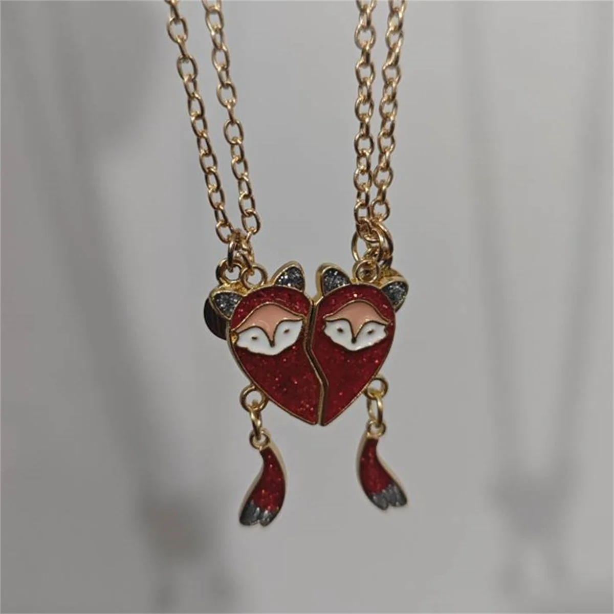 Elegant Magnetic Foxes Necklace for Women Magnetism Fox Shaped Animal Stitching Pendant BFF Best Friends Fine Jewelry Party Gift
