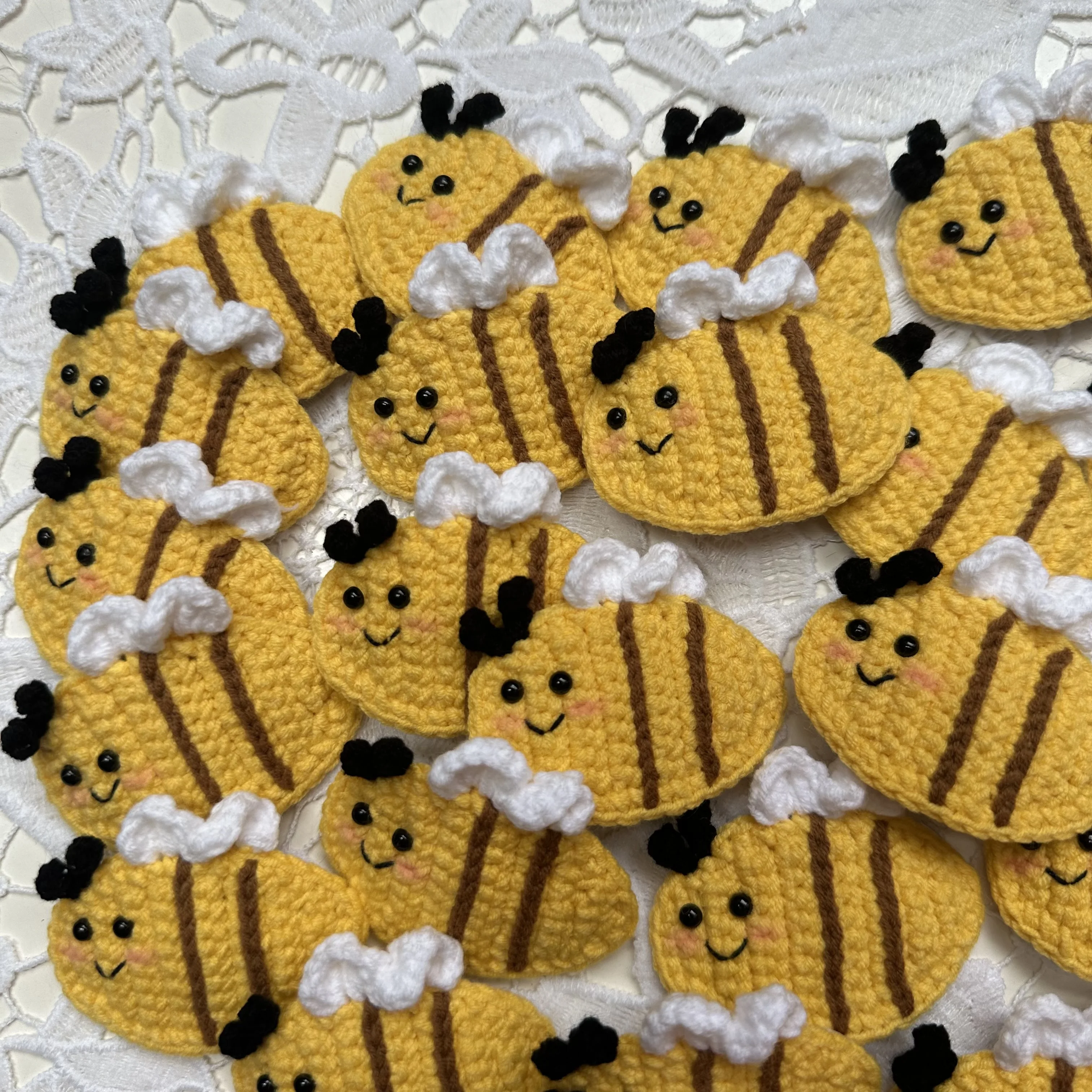 Hand-crocheted Cute Bees Hair Clip For Girls Sapling Hanmade Knitting Hair Clip For Children Baby Knitting Top Clip