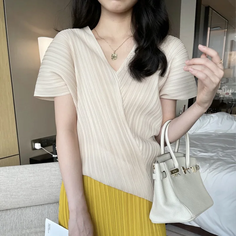 Pleated T-Shirt 2026 New Simple Casual Fashion V-Neck Loose Short Sleeve Irregular Plus Size Stretchy Draped Top