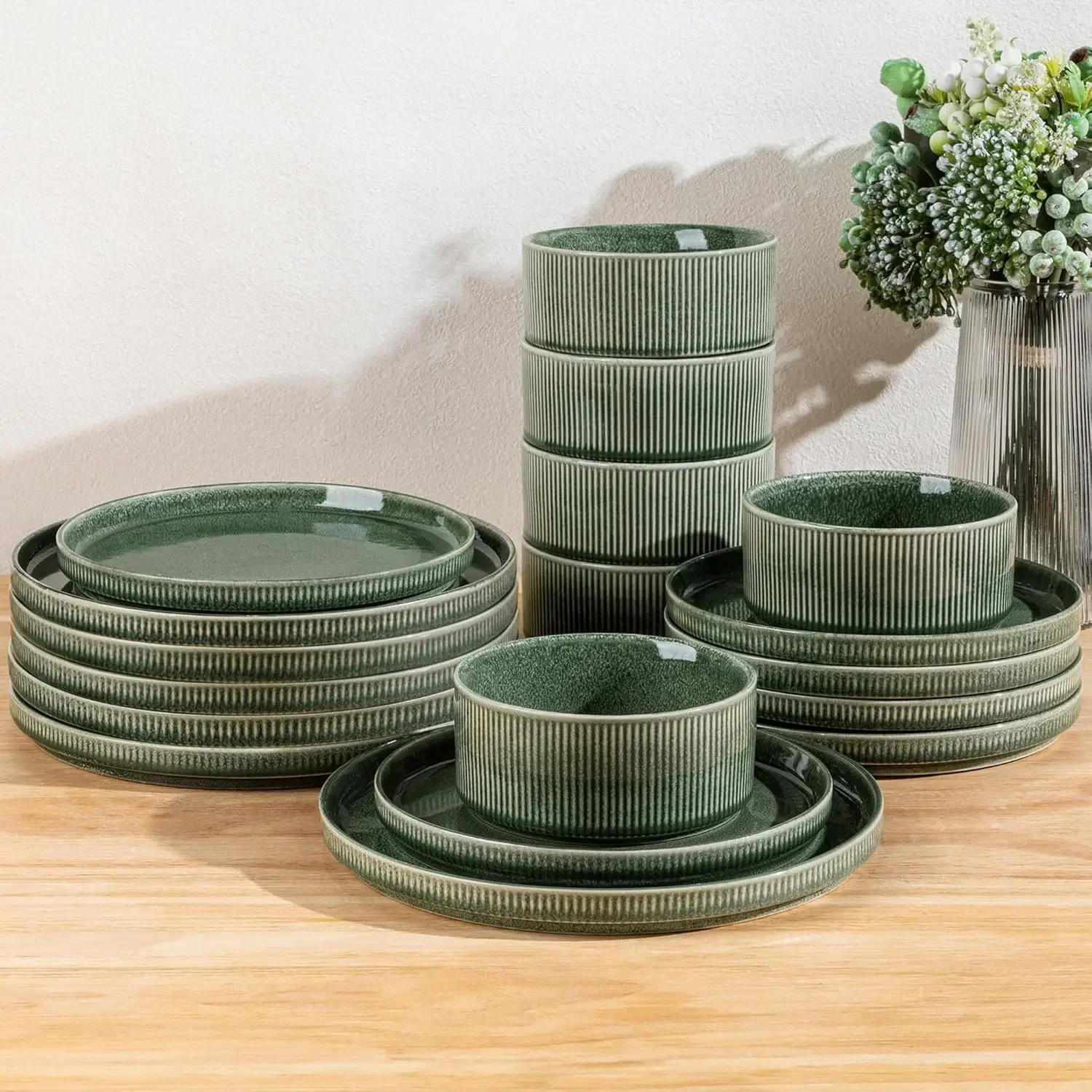 

Stoneware Dinnerware Sets for 8,Round Reactive Glaze Ceramic Plates and Bowls Set,Highly Scratch Resistant | Dishwasher & Microw