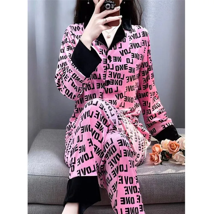 

New Autumn And Winter Golden Velvet Pajamas For Women, Light Luxury High-end Feel, Letter Zebra Pattern Home Clothing Set, Femal