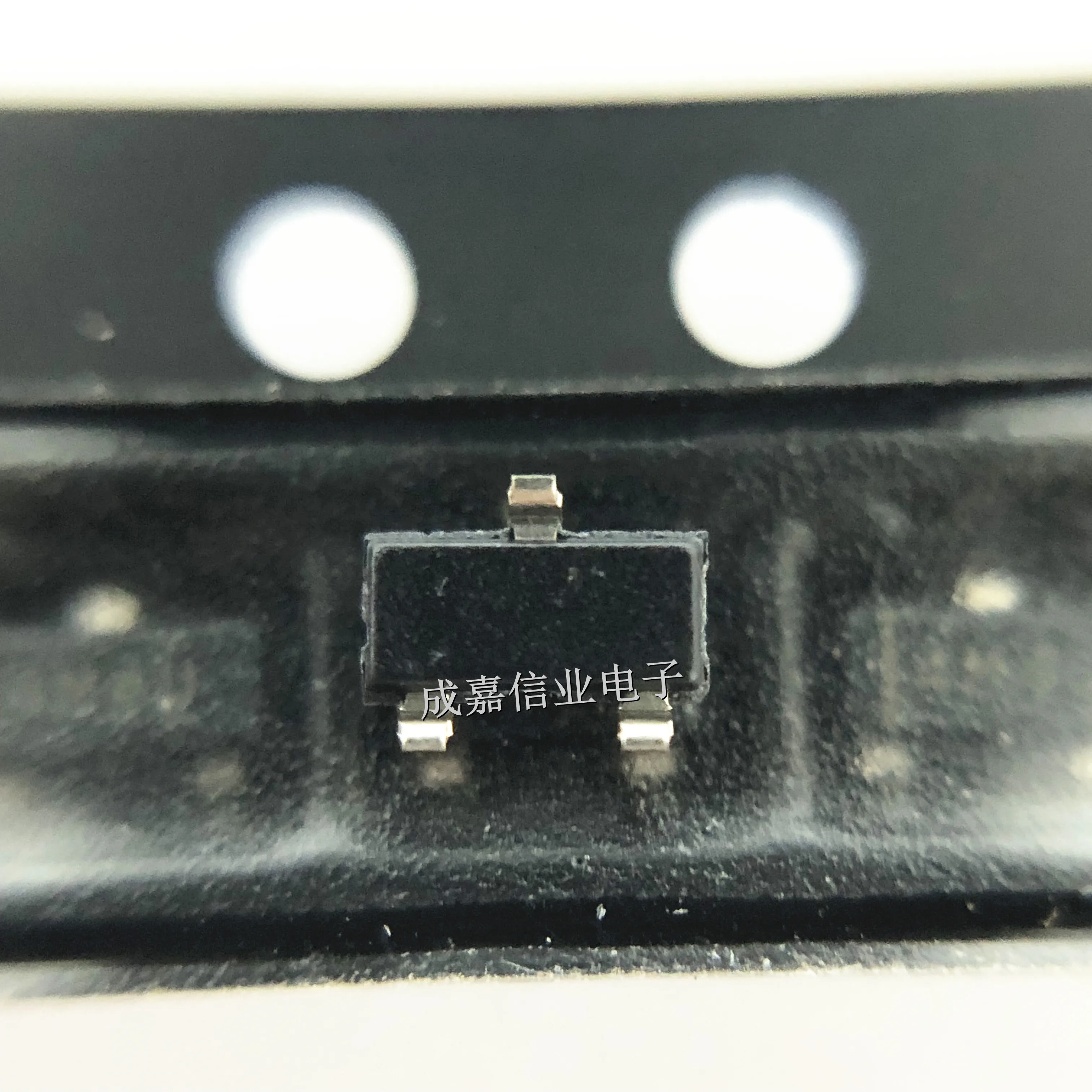 10pcs/Lot LM4040C41IDBZR SOT-23-3 MARKING;4M4U Voltage References 15mA 4.096 V