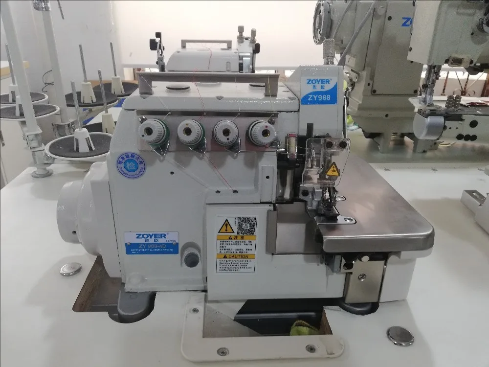 ZY988-5DA ماكينة خياطة الأوفرلوك بإبرة واحدة 5 غطاء خيط ماكينة تشذيب الغرز توريد المصنع تشكيل تلقائي محرك أساسي