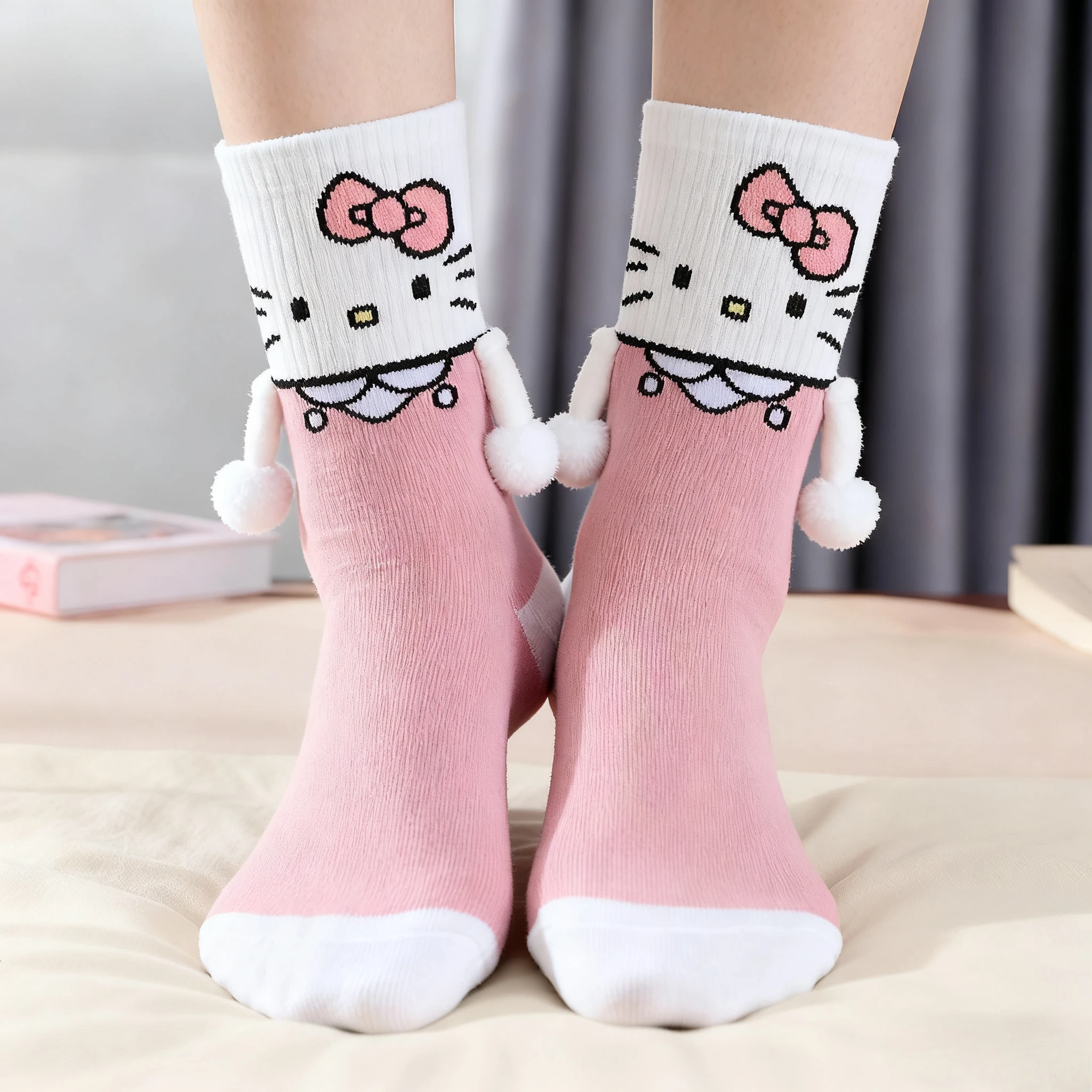 

Магнит HelloKitty, носки «рука об руку», забавные модные мягкие удобные креативные носки для взрослых и детей, рождественские чулки, игрушка в подарок