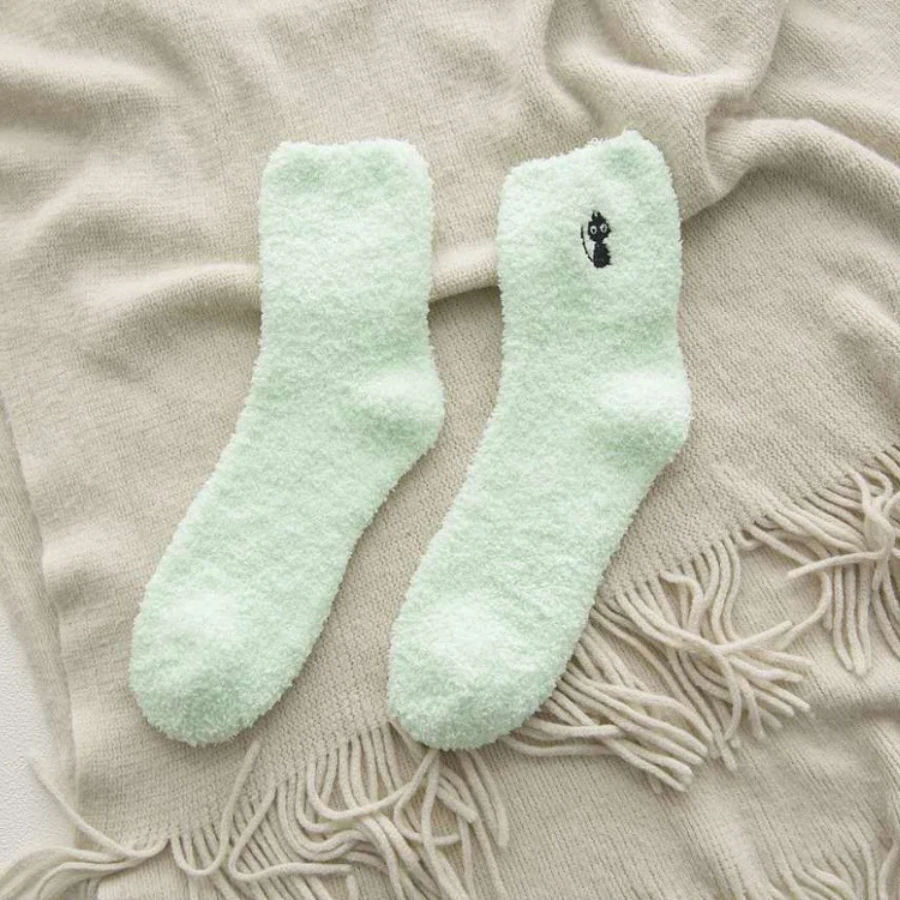 زوجان من الجوارب المنزلية المطرزة على شكل قطة ملونة للخريف والشتاء للسيدات، توفر الدفء والعناية بالأقدام في الشتاء