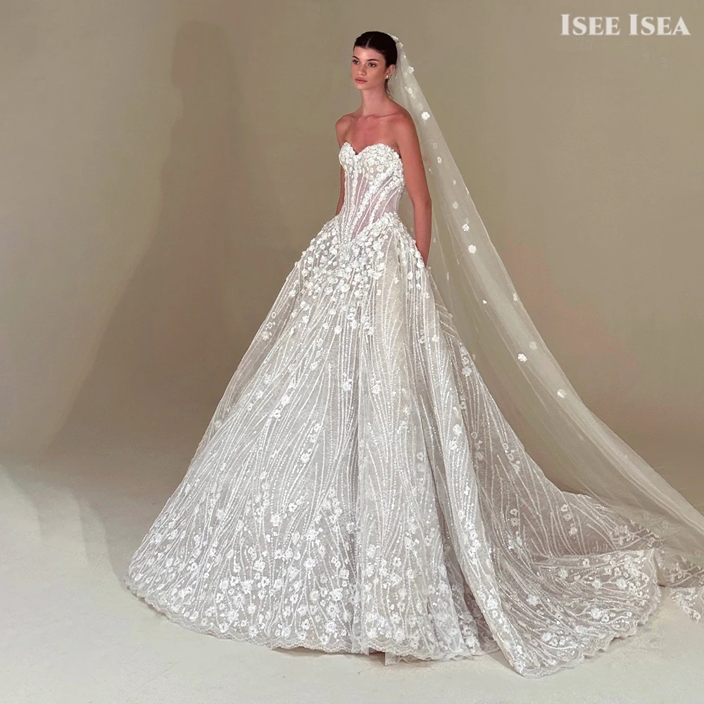 

Luxury 2026 Wedding Dresses For Woman Lace Appliques Bride Gown Robe Mariage Vestidos De Novia Strapless Wedding Gown Customized