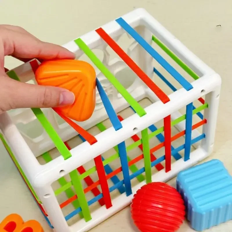 Giocattolo educativo per l'ordinamento delle forme con colori arcobaleno per le capacità motorie fini del bambino e il per lo
