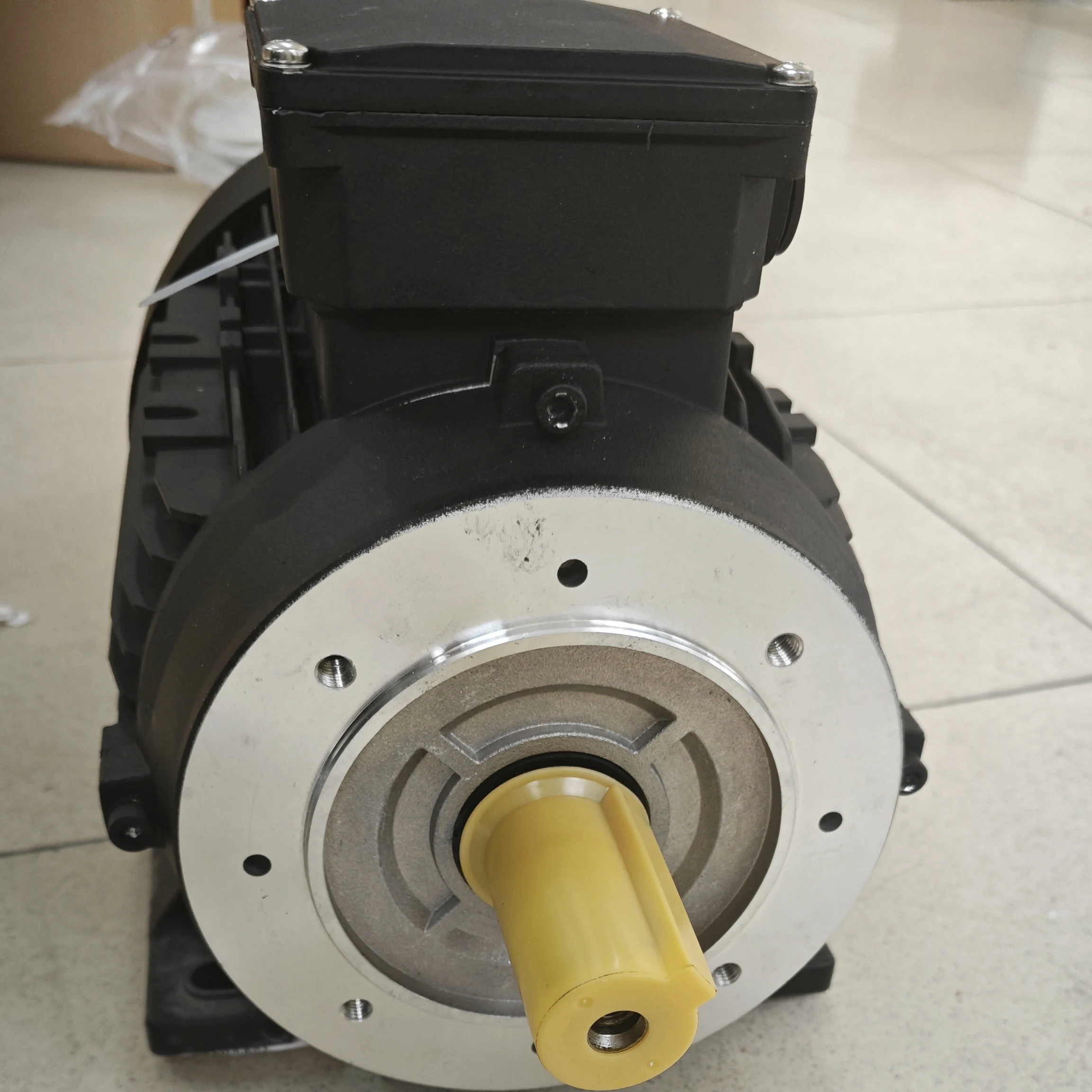 

Denmark HOYER single-phase motor HMA2-100L2-4 original and genuine