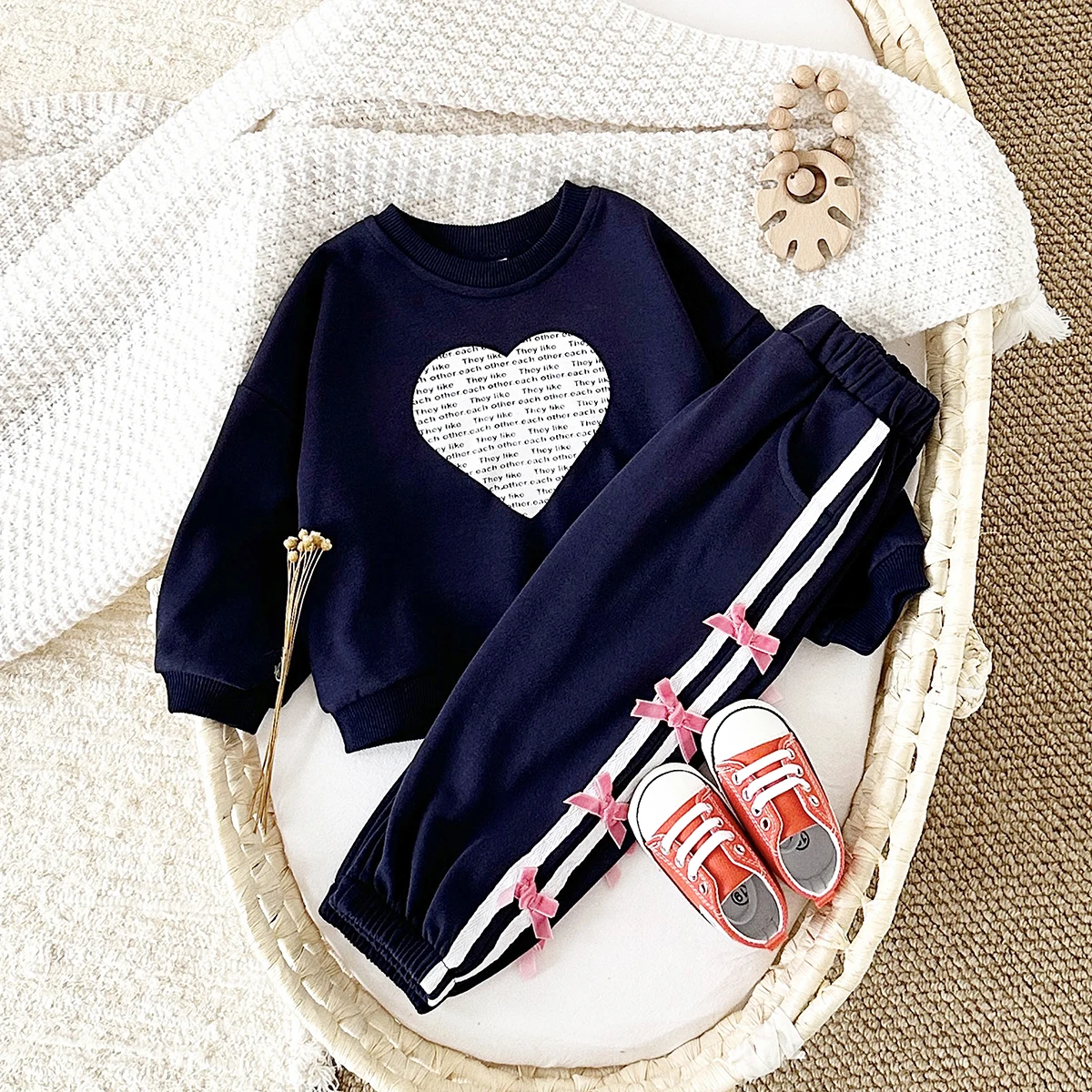 INS Spring Baby Girls Clothing Set Bow Heart Printed Letter Sweatshirt Long Sleeves+Pants Sweet Style Pullover Newborn 0-4Y