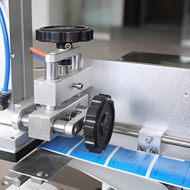 Desktop flat semi-automatic self-adhesive label applicator for round bottles and square bottles, label printer