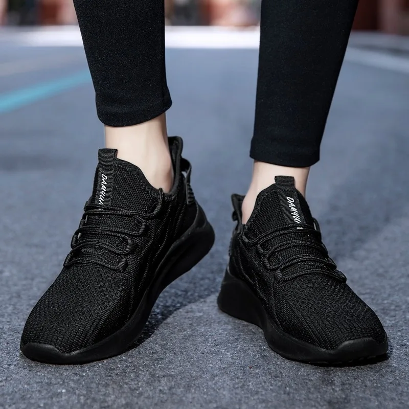 Fujeak Casual Sport Shoes Light Sneakers Red Athletic Jogging Tennis Shoes Breathable Black Running Footwear Male Tennis Shoes