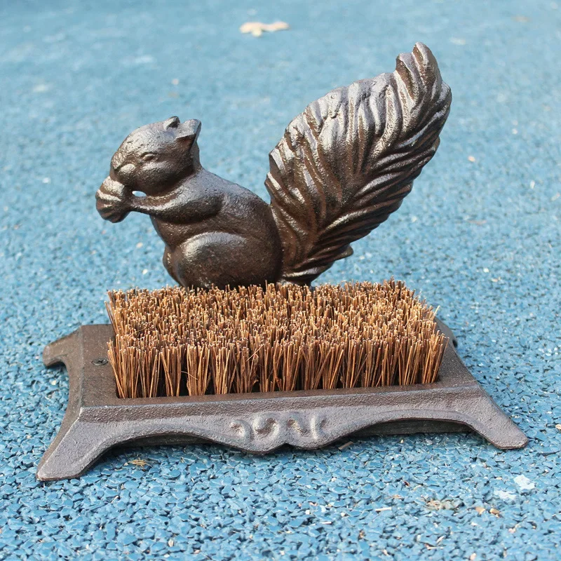 Nutkin The Squirrel Cast Iron Boot Brush Antique Rustic Hedgehog Statue All Weath Shoes Scraper Handmade Metal Animal Figurines