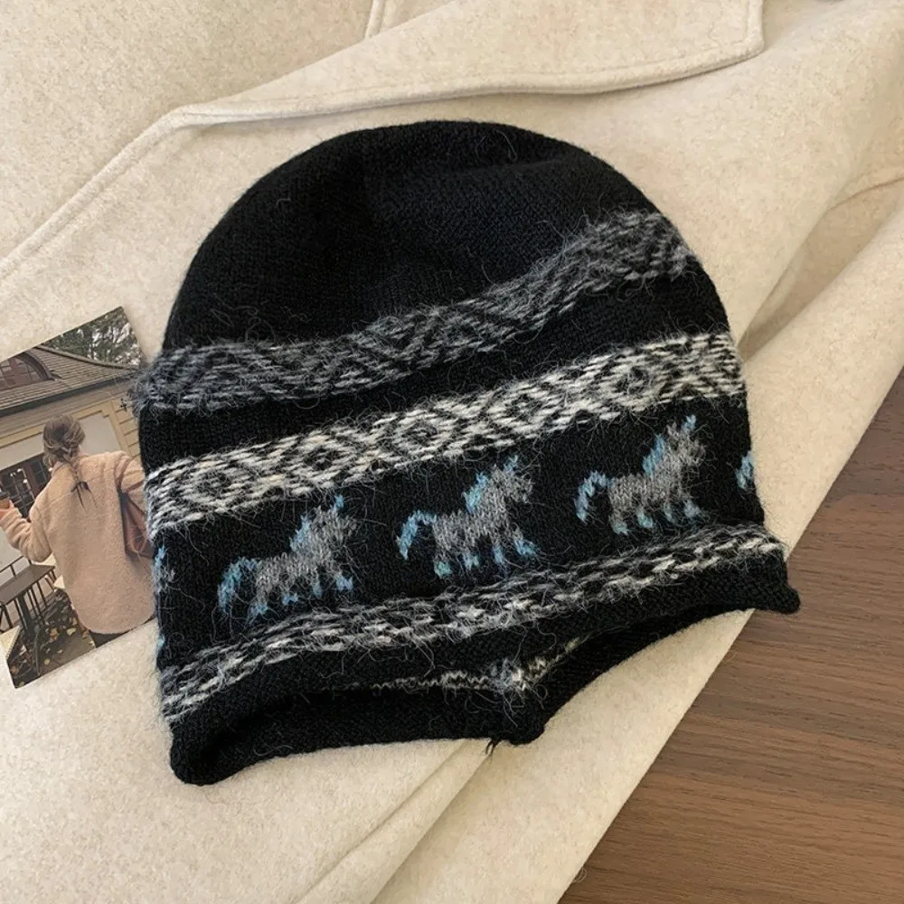 Polyester Horse Pattern Knitted Beanie Hat Soft Texture 56cm To 58cm Winter Warm Beanie Hat Stretchy Thick Fabric