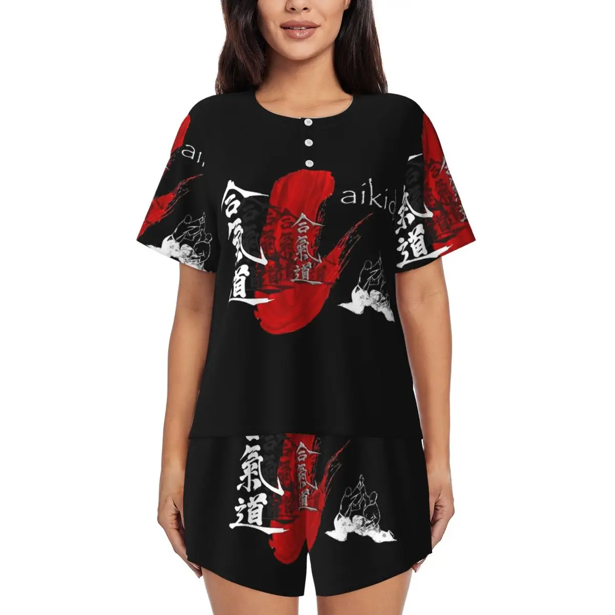

Комплект для сна Aikido Red Stroke: женская мягкая пижама с круглым вырезом, короткими рукавами и шортами, дизайн в стиле боевых искусств