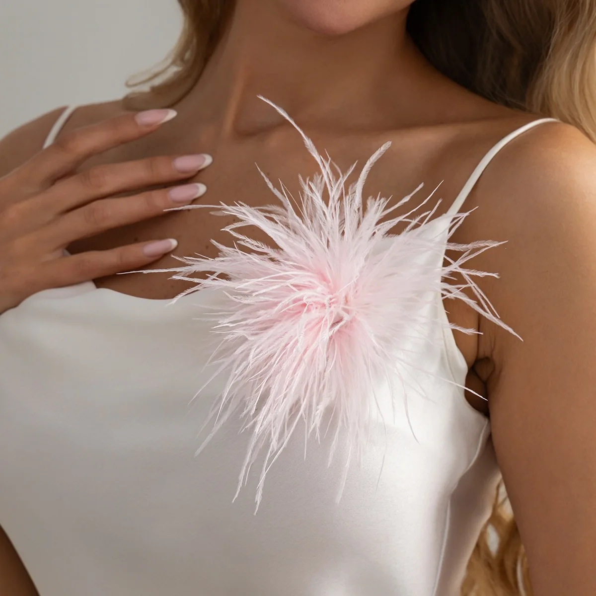 Brooch Multicolor Feather Floral Clip Multifunctional French Trendy Sturdy Lightweight Metal Pin for Coat Bag Scarf