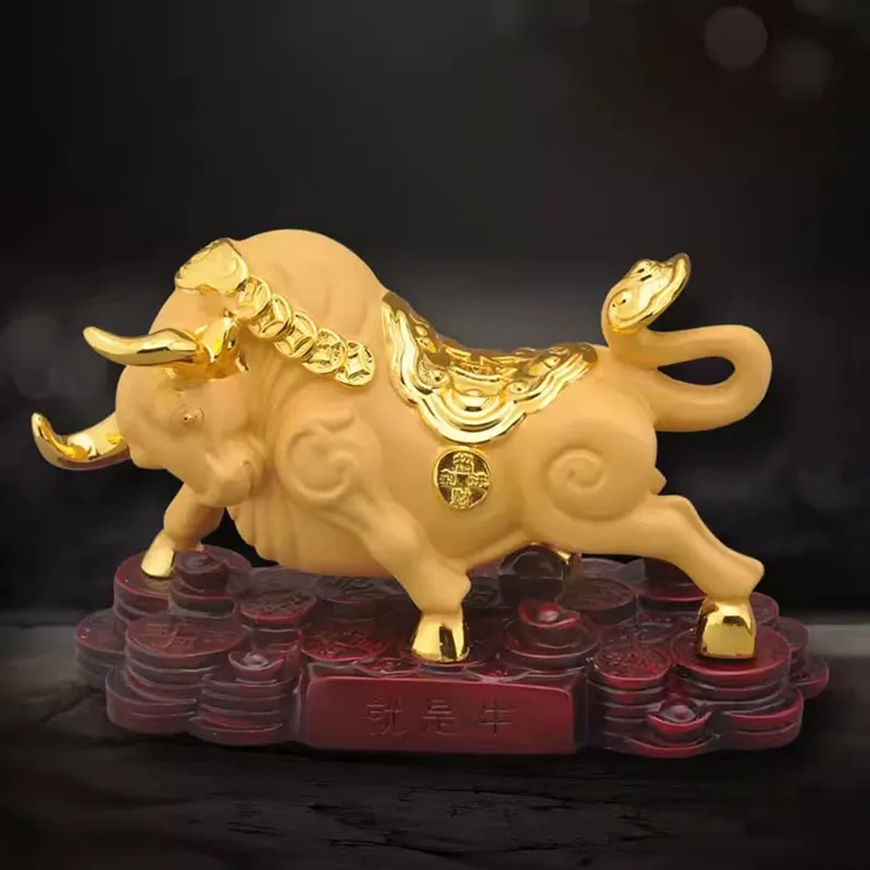 

Resin Lucking Golden Cow Statue, Animal Art Sculpture, Domineering Home, Room, Office, Car Decoration, High Quality