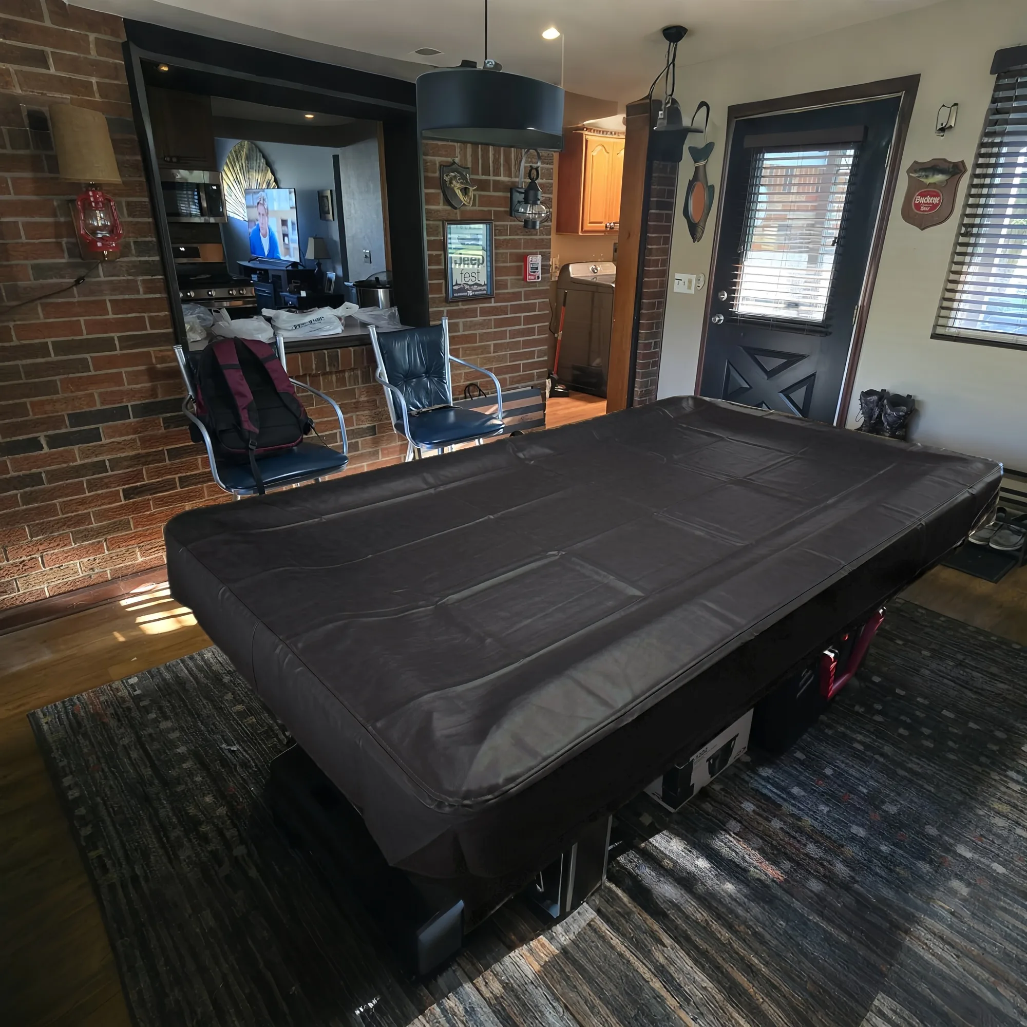 Heavy-Duty Pool Table Cover Suitable for 7/8/9-Foot Pool Tables – Features a Drawstring Closure at the Bottom.