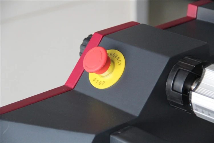 آلة الترقق الباردة الساخنة 160cm لاصق PVC آخر راية