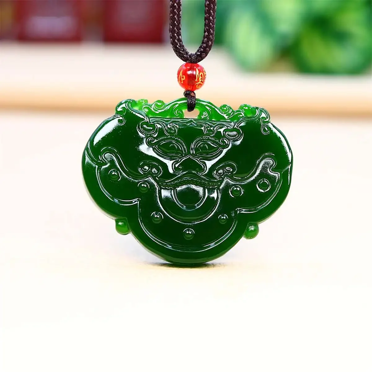 

Jade Dragon Pendant Necklace Luxury Jewelry Natural Fashion Green Necklaces Accessories Talismans Gifts for Women Gemstones Man