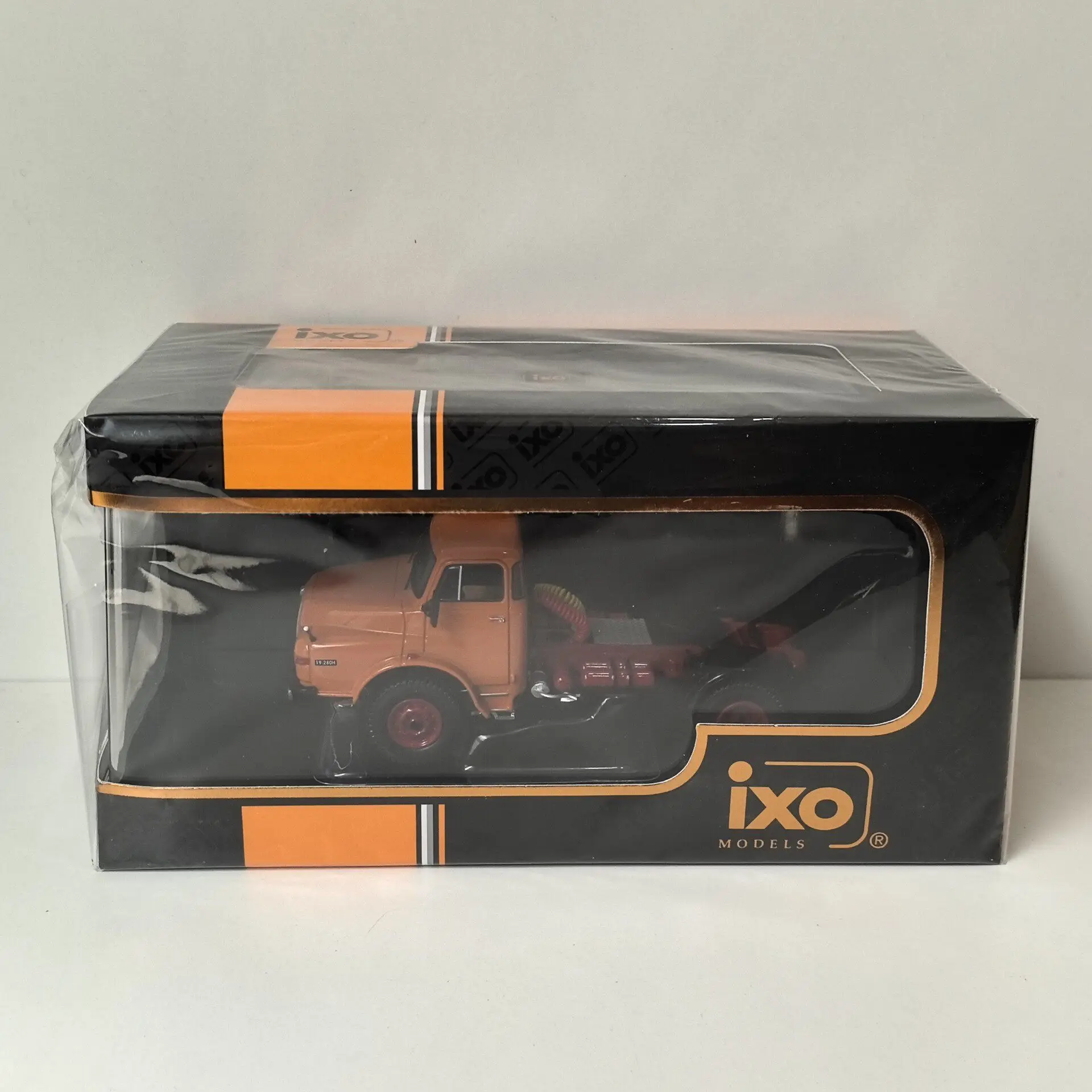 modelo-de-coche-de-aleacion-a-escala-1-43-ixo-man-19280h-1971-remolque-vintage-60