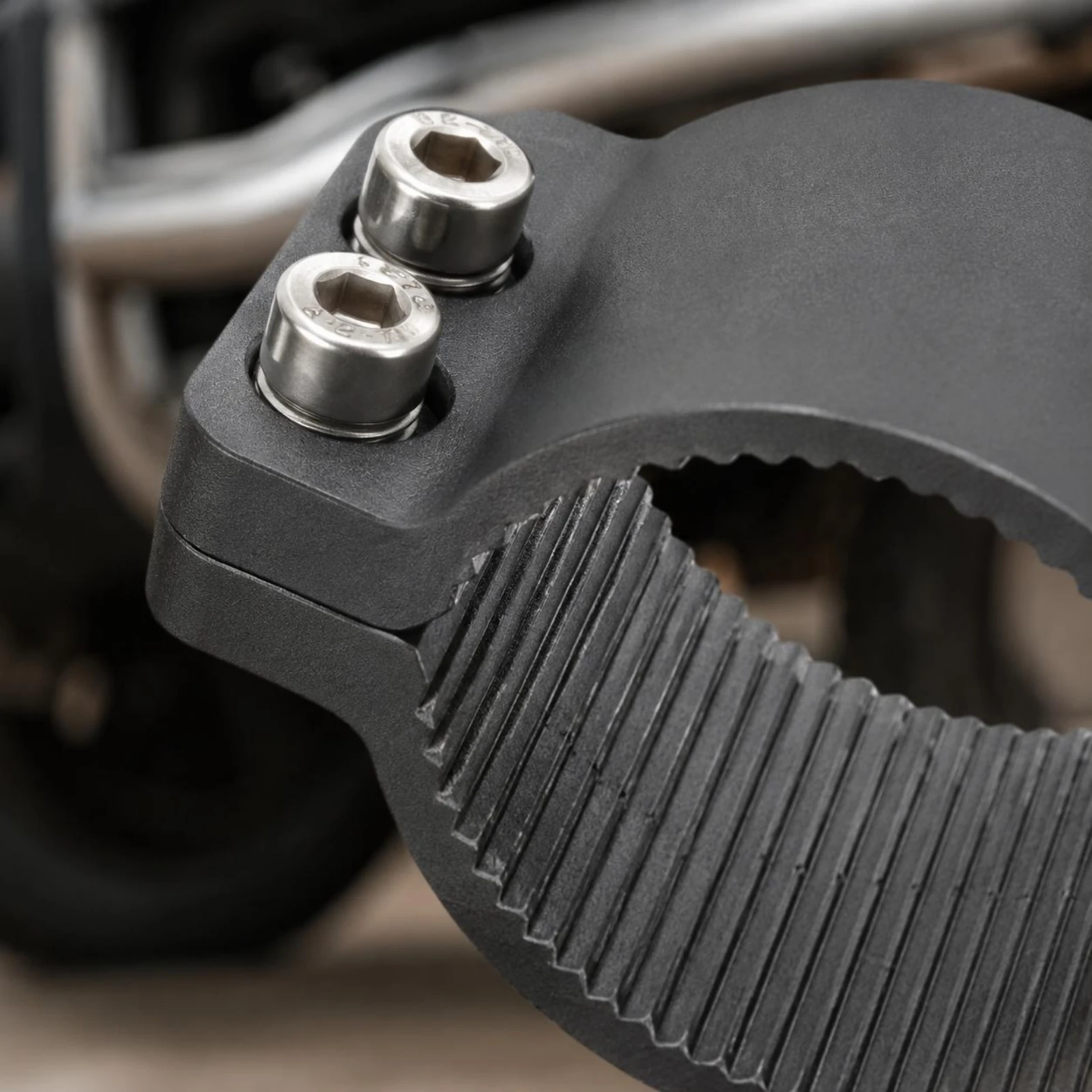 

Clamp-Type Light Mount Textured Grip Tube Clamp Bracket Bumper Bar Mount Bolt-Hole Tab Light Bar Bracket Multi-Purpose