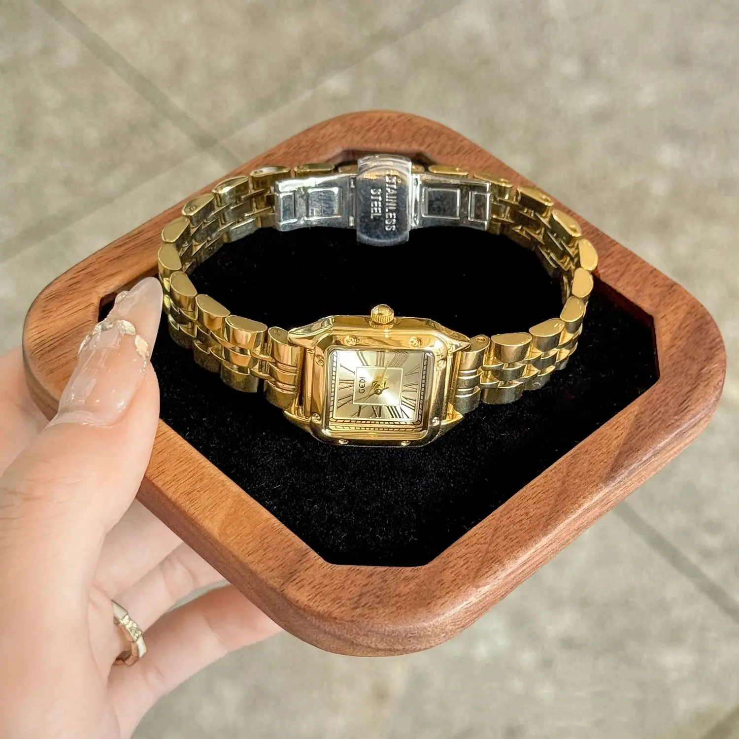 

Роскошные женские часы в стиле ретро с маленьким квадратным циферблатом, браслет из нержавеющей стали с римскими цифрами, водонепроницаемые женские кварцевые часы