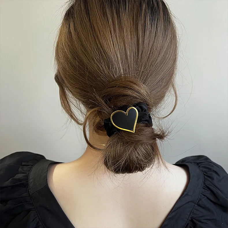 

Vintage Love Heart Cold Style Scrunchy for Women Winter Simple Elegant Hair Tie Elastic Decor Portable Charms