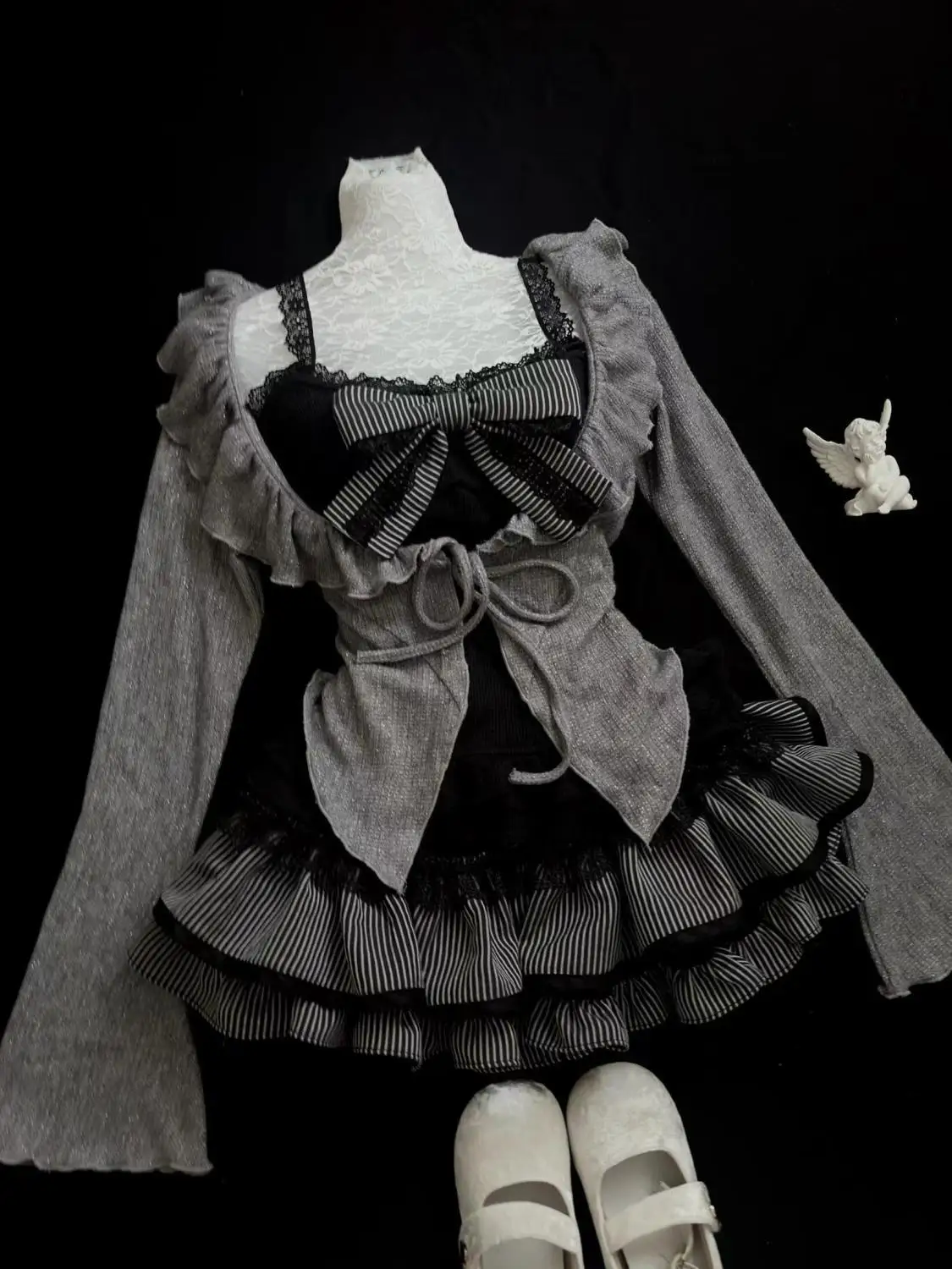 

Весенний новый комплект для стильных девушек: черный кружевной топ + серый вязаный кардиган с длинными рукавами + мини-юбка с зауженной талией, 3 предмета, женские костюмы в стиле Y2K