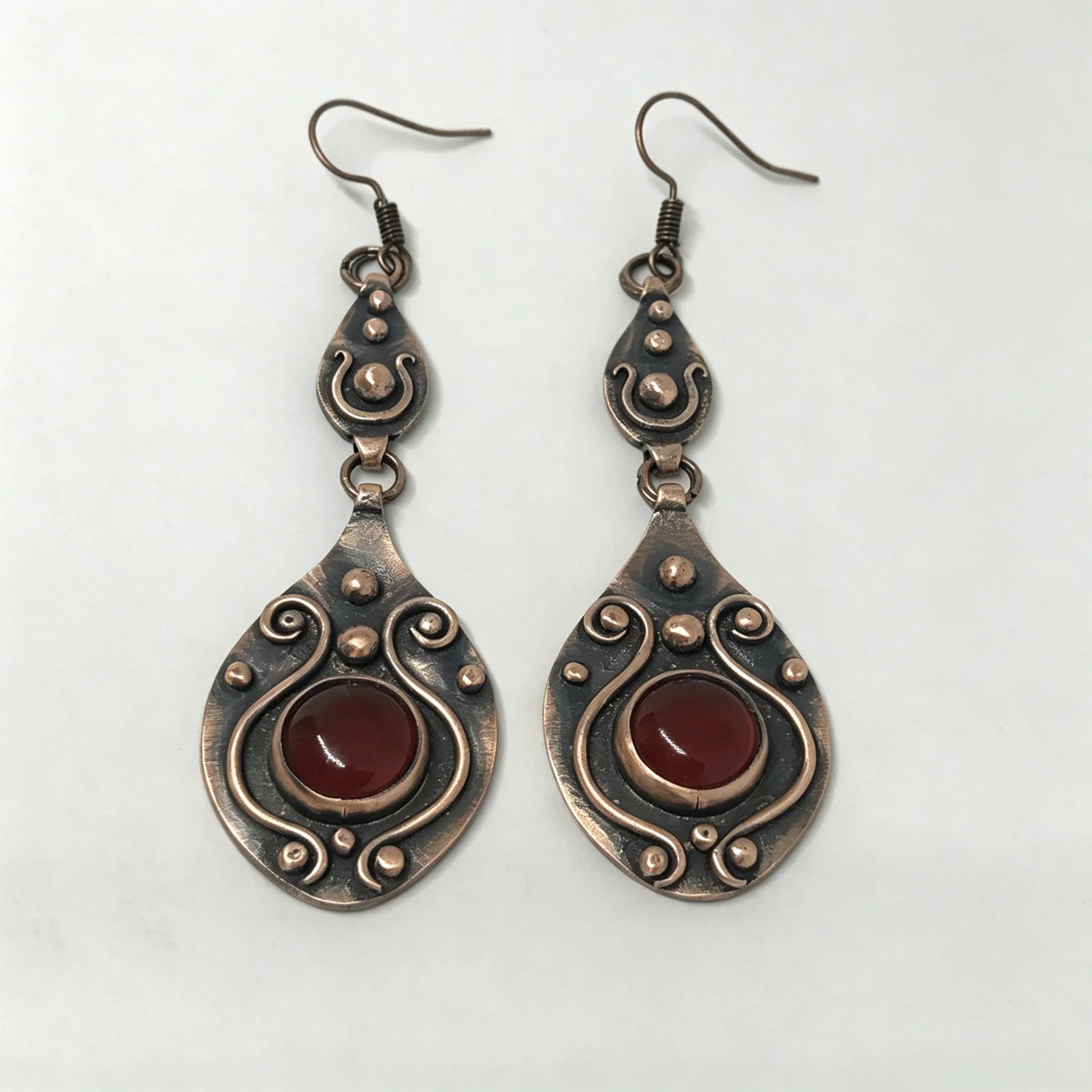 Retro Feng Shui Droplet-Shaped Relief Curving Pattern Inlaid with Wine-Red Artificial Gemstones for Ladies' Pendant Earrings