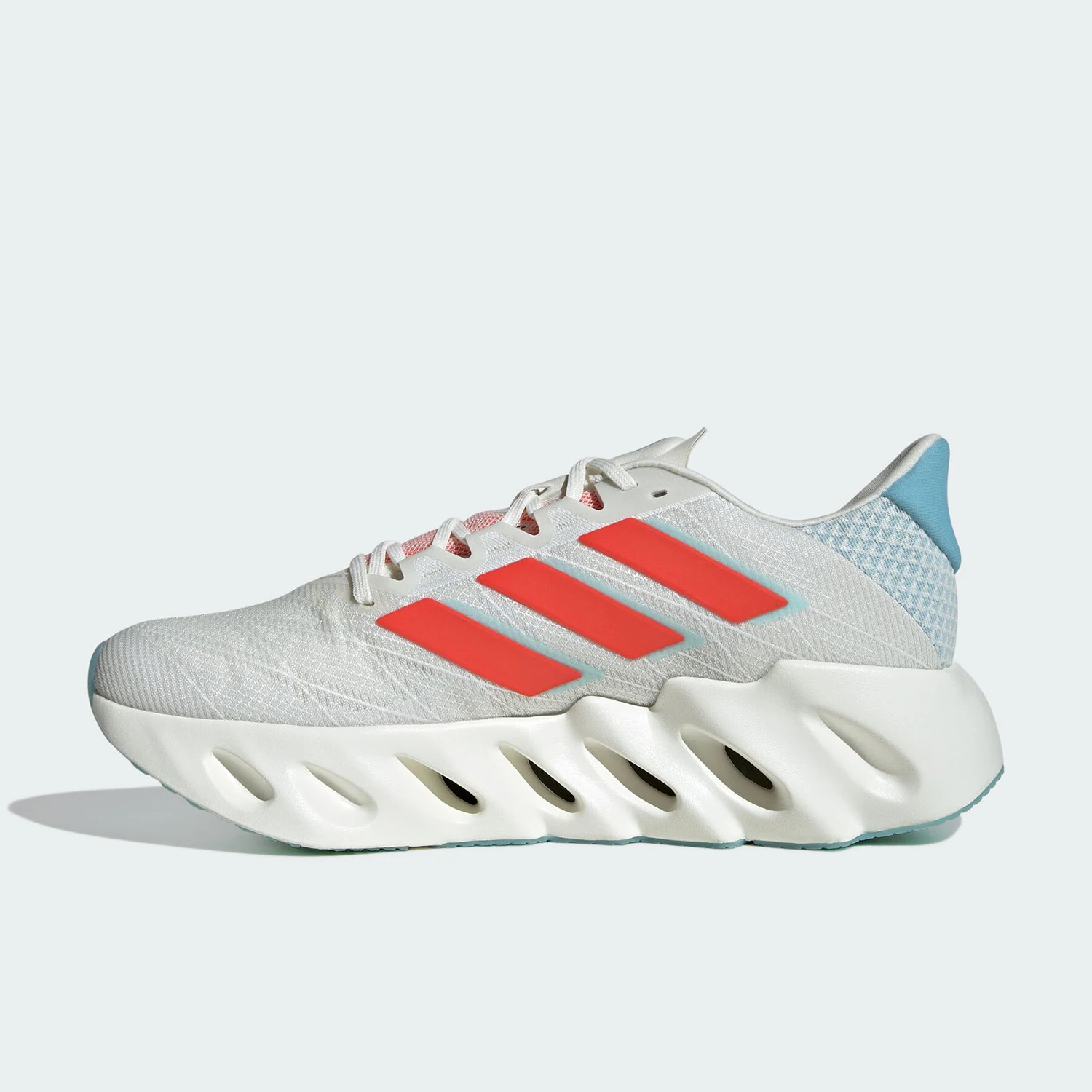 حذاء الجري Adidas Official Authentic SWITCH FWD 2 M للرجال IF6754