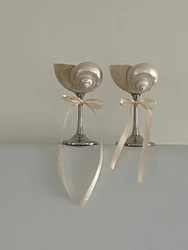 Creative niche conch wine glass natural conch shell goblet metal European retro champagne glass