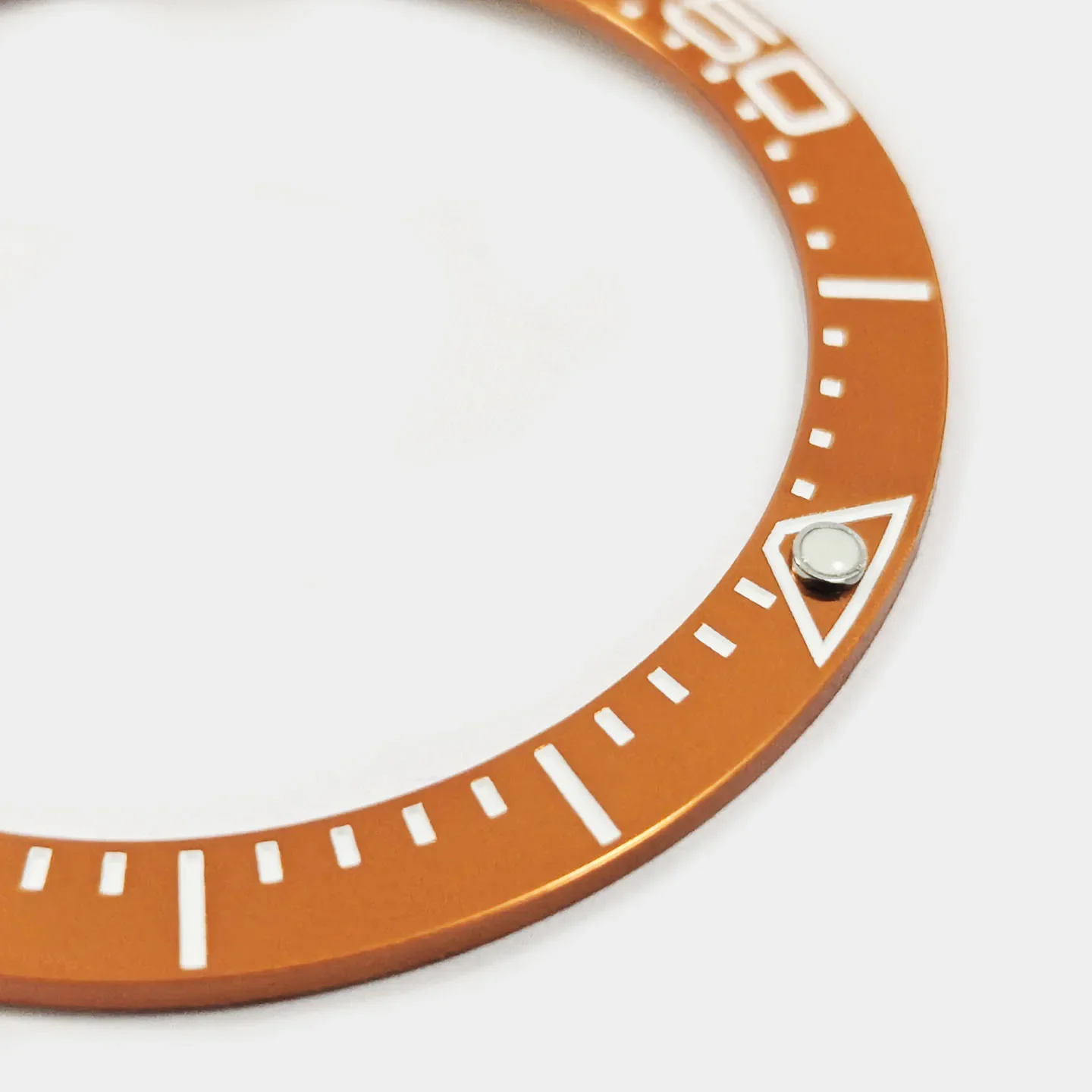 Watch accessories 38.4 * 31.3mm seahorse aluminum material bezel with green luminous beads