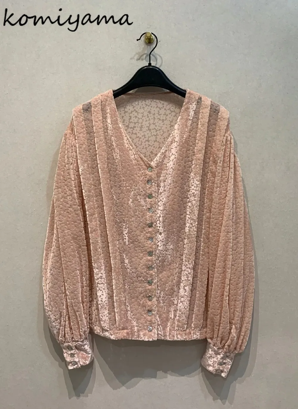 

Japan V-Neck Long Sleeve 2025 Ropa Mujer Velour Shirts & Blouses Autumn Pleated Tops Single Breasted Blusas Sweet Camisas