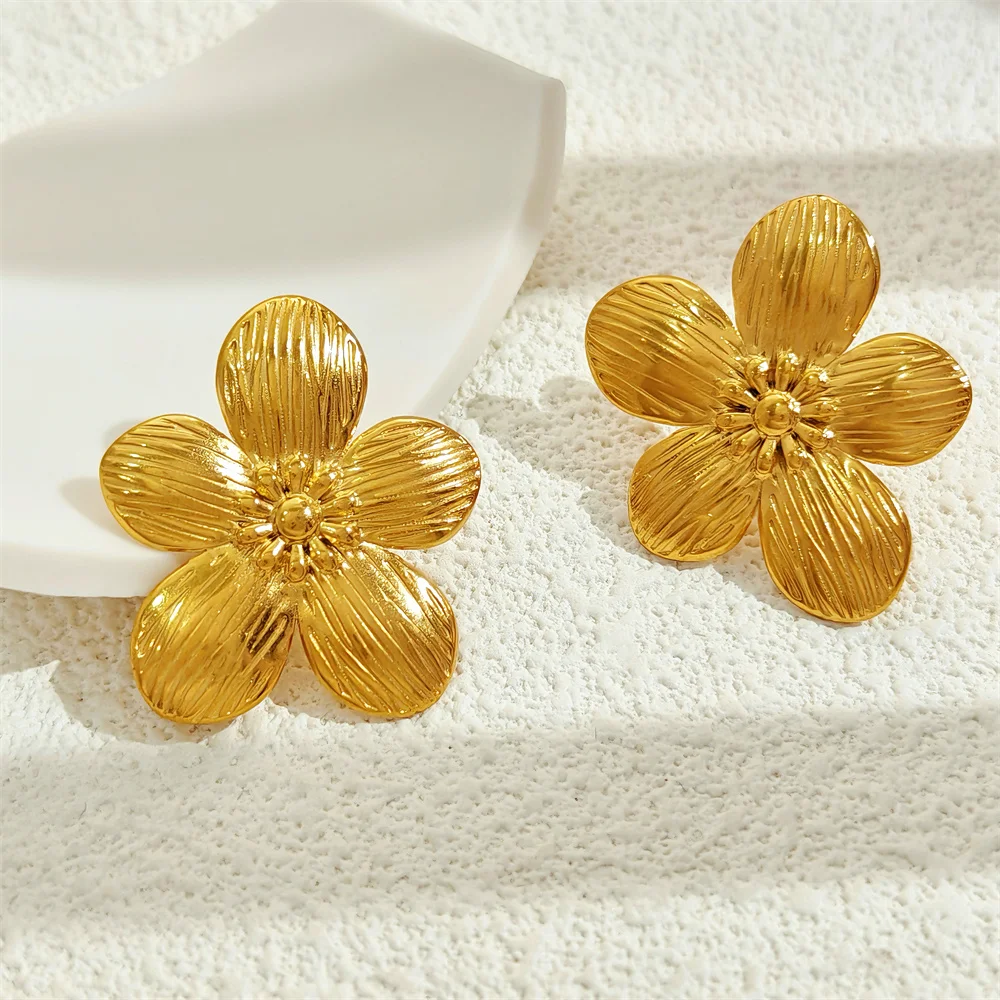 Hypoallergenic Jewelry Simple Peach blossom Style Does Not Fade Stainless Steel Stylish and Elegant Party Gift Vintage Earrings