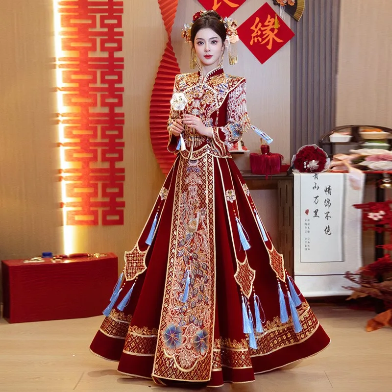 

Chinese-style velvet toasting clothing
