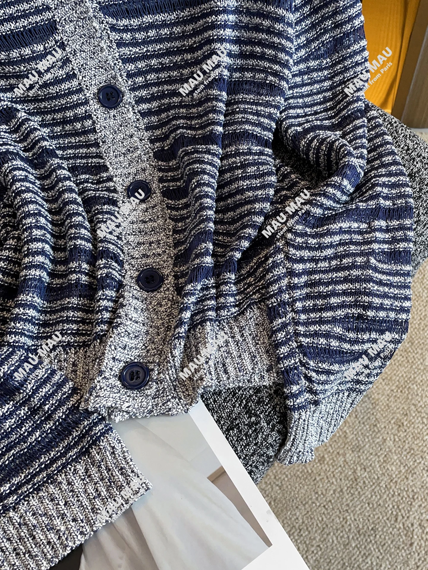 Maglione cardigan aperto lavorato a maglia a righe americane pigre da donna Autunno Faion Morbido medio sottile con bottoni a V Design lungo Sl...